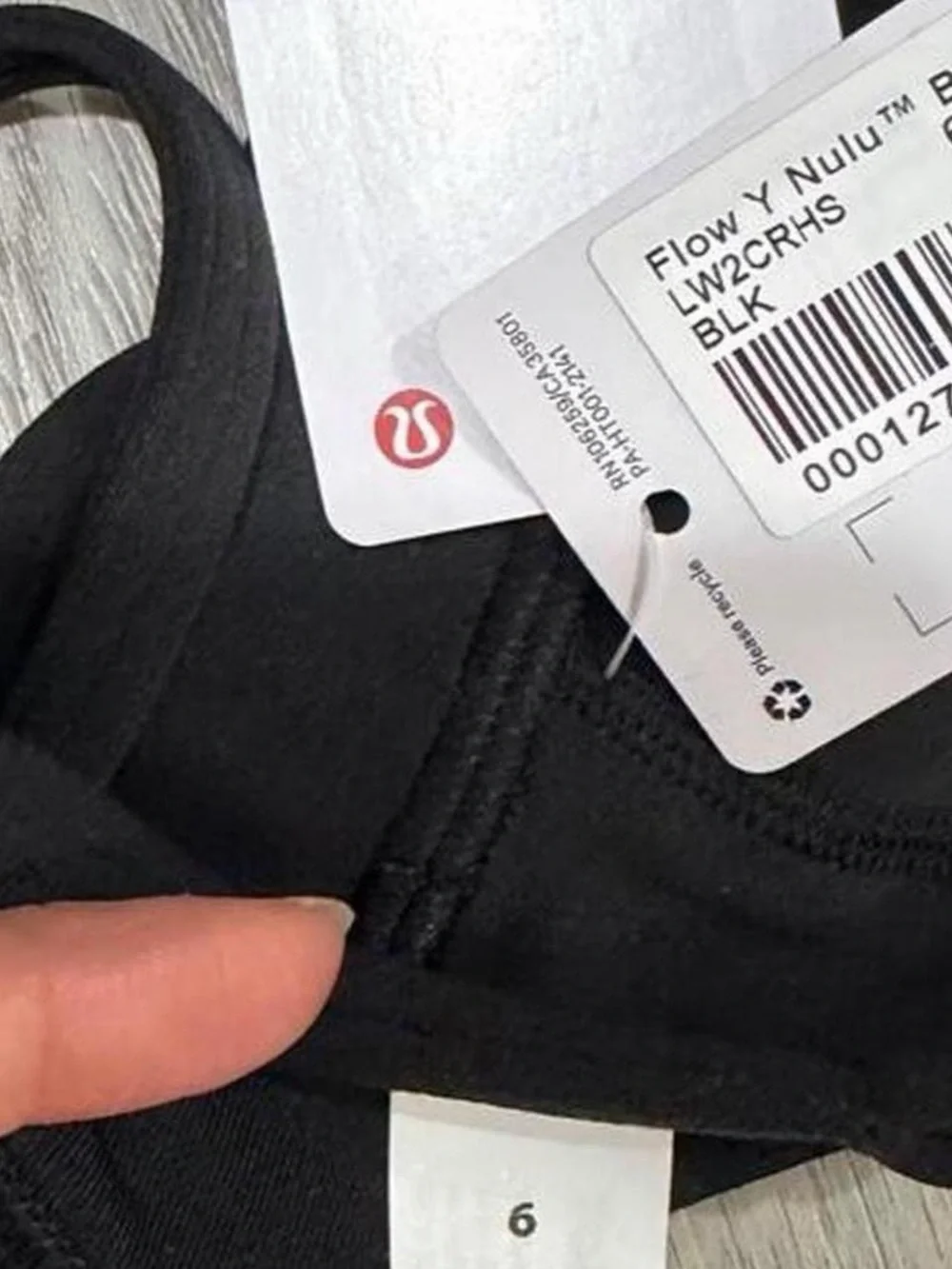 lululemon athletica Black Flow Y Nulu Bra. Light Support A-C Cup —  Size 6